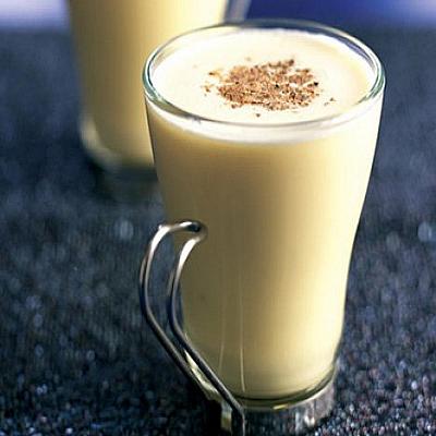 Молочно-яичный коктейль Эгг-Ног (Egg Nog)