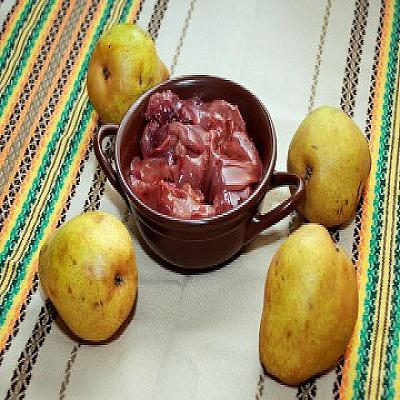 Салат из куриной печени с грушей